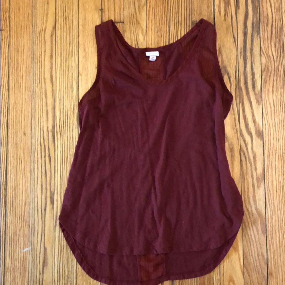 Maroon tank